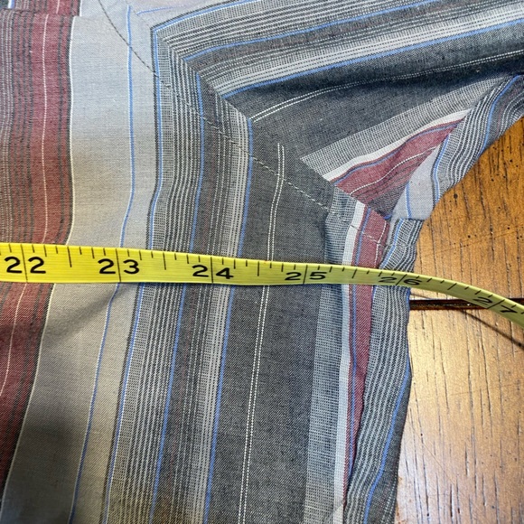 Wrangler button snap single stitch X-long tails.  Size 18. - Picture 7 of 10